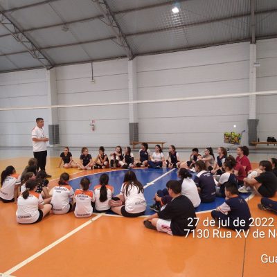 Colégio Guairacá retorna com oficinas de voleibol