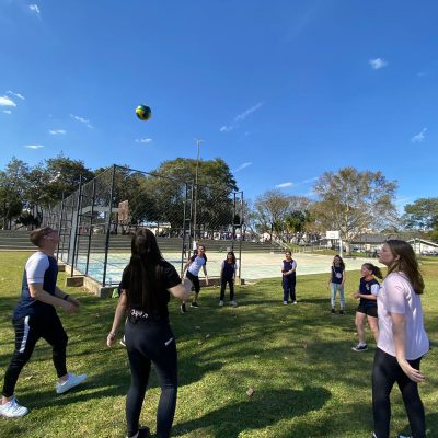 Volta às aulas: alunos do Colégio Guairacá participam de tarde recreativa