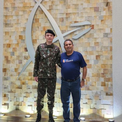 Ex-aluno do Colégio Guairacá retorna como 2° Tenente Médico do Exército