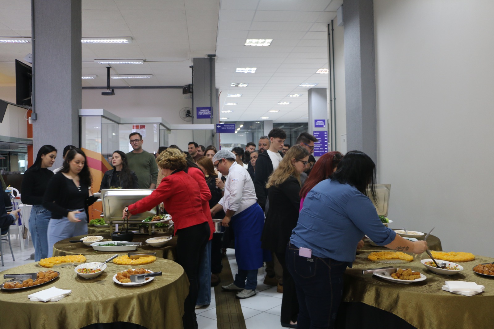 UniGuairacá realiza almoço de confraternização em homenagem ao Dia dos Professores e Colaboradores