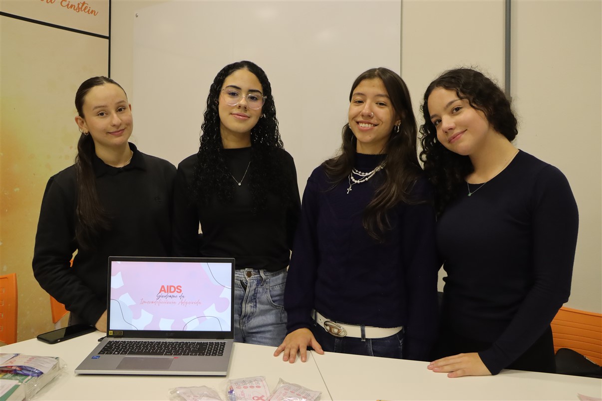 Acadêmicos de Farmácia e Biomedicina UniGuairacá apresentam seminário sobre doenças de importância epidemiológica